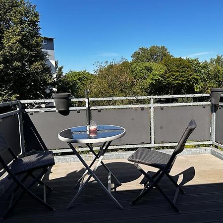A&V Apartments Wunderschoene Rheinblick Wohnung Zum Entspannen Apt Ela Duisburg Bagian luar foto