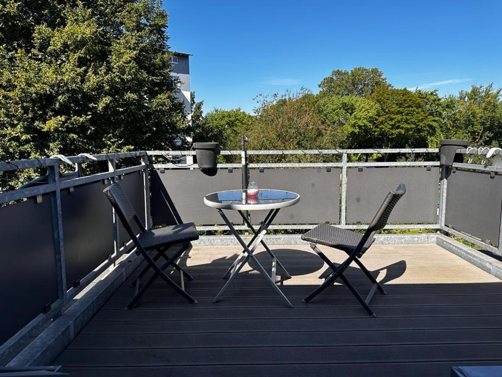 A&V Apartments Wunderschoene Rheinblick Wohnung Zum Entspannen Apt Ela Duisburg Bagian luar foto