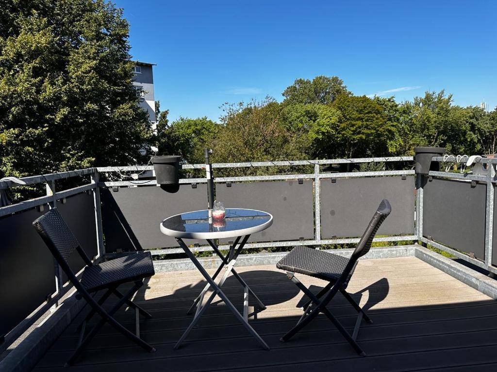 A&V Apartments Wunderschoene Rheinblick Wohnung Zum Entspannen Apt Ela Duisburg Bagian luar foto